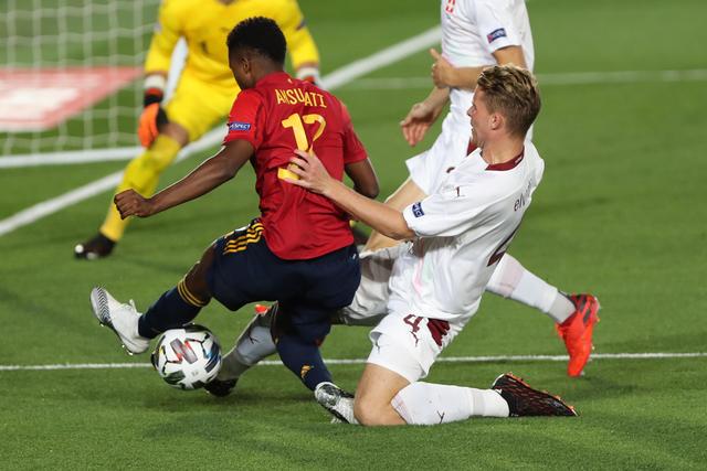 穆迪36+9青岛绝杀吉林 孙铭徽39+10广厦胜深圳